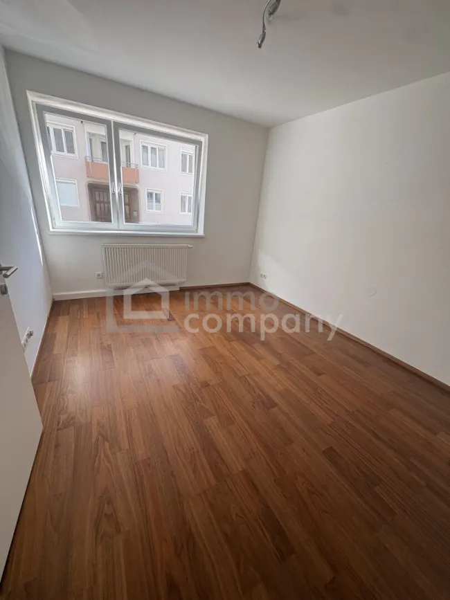 Anleger aufgepasst: 2-Zimmerwohnung mit sonnigem Balkon nahe Uni und Klinik - Titelbild