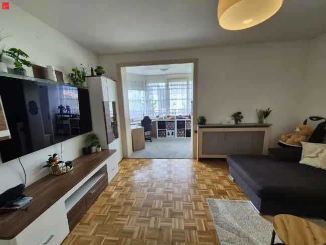 Sonniges Familienzuhause mit Loggia - Bild