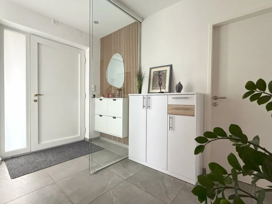 Gepflegt, teilsaniert, gute Lage - Einfamilienhaus oder 2 Wohneinheiten - Titelbild