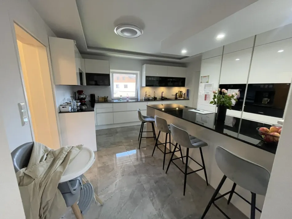 Zwischen Seenähe und Lebensqualität – 4 Zimmer Wohnung mit Balkon in Henndorf am Wallersee! - Titelbild