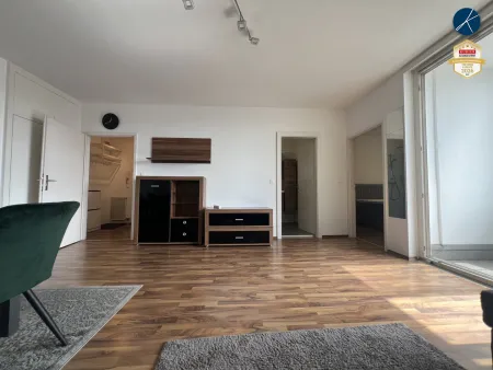 Wohnzimmer möbliert