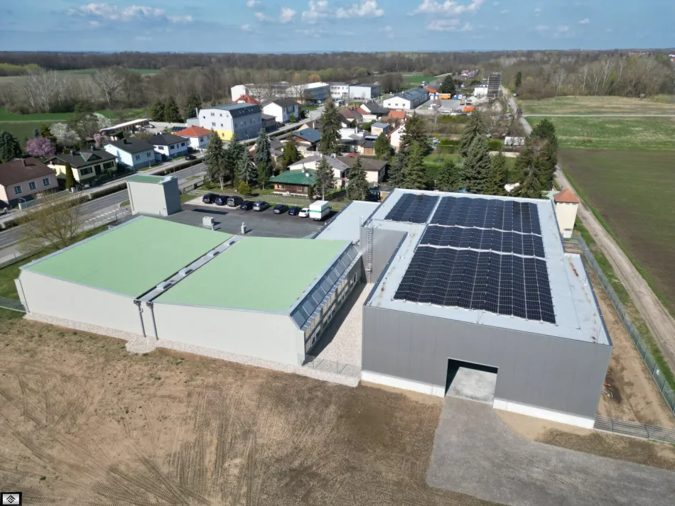 Sehr gepflegte Betriebsliegenschaft mit 6700m2 Grundstücksfläche - Bild