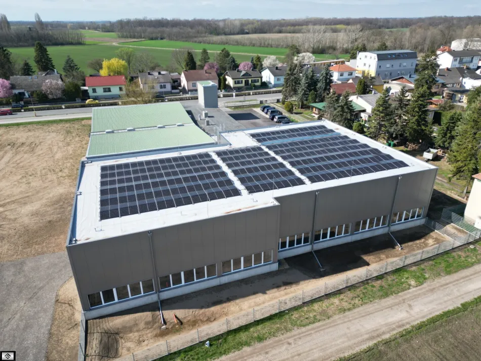 Sehr gepflegte Betriebsliegenschaft mit 6700m2 Grundstücksfläche - Bild