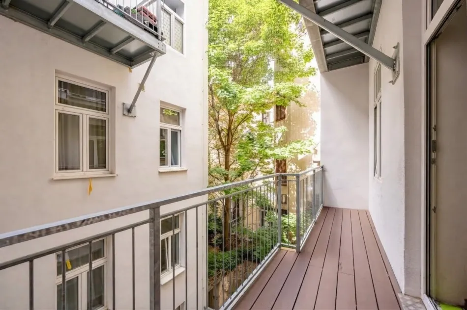 ++NEU++ Balkon & Lift beim Prater – 2-Zimmer-Altbau mit Sanierungspotenzial! - Titelbild
