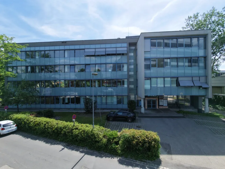 Moderne Bürofläche in Linz, neuwertig, Parkflächen, Aufzug und Teeküche - Bild