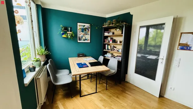 Charmante 2-Zi-DG-Wohnung mit Loggia, Garage & Sauna - Bild