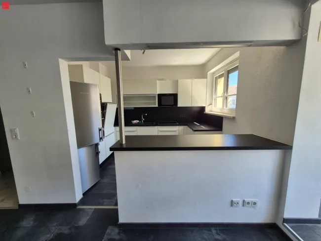 NEUER PREIS: kernsanierte 3-Zimmer-Wohnung mit südseitiger Loggia - Bild