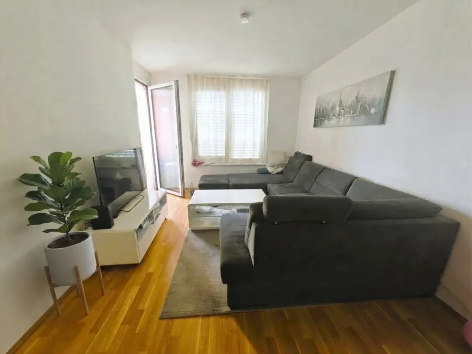 Modernes Wohnen zum Wohlfühlen: Charmante 2-Zimmer-Wohnung mit Loggia - ab 01.12.2026 - Titelbild