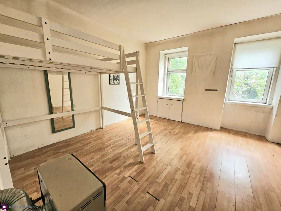 Sanierungsbedürftige Studentenwohnung im Herzen von Stadlau... - Titelbild