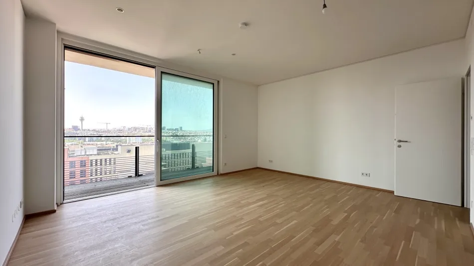 TRIIIPLE | 52,71 m² + 20,08 m² Südwestbalkon | nie bewohnt | 12. Stock - Bild