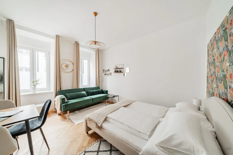 Ruhige, vollmöblierte 1-Zimmer-Wohnung mit Terrasse im Innenhof - Titelbild