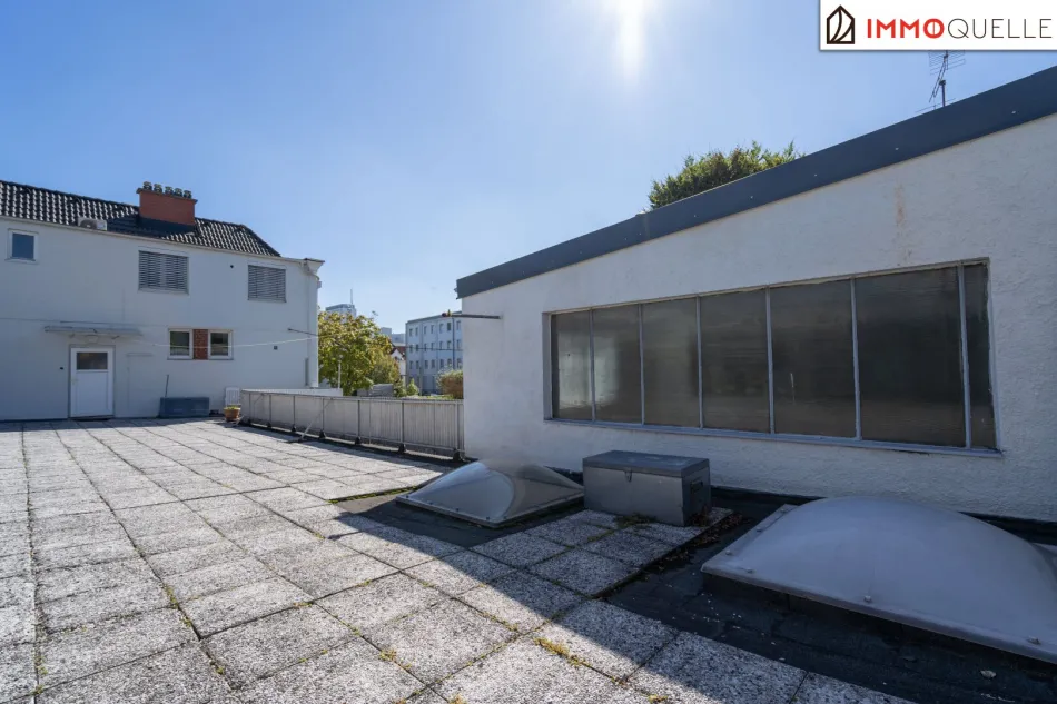 Wo Wohnen und Arbeiten zusammenfinden - Vielseitiges Wohn- und Geschäftshaus mit großzügiger Terrasse, Werkstatt, Garage und flexiblen Nutzungsmöglichkeiten in Wels - Bild