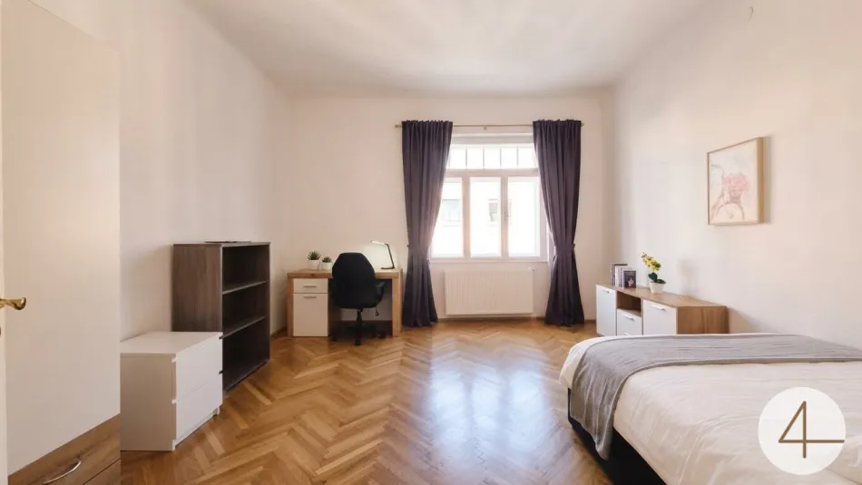 Kompakt, charmant, zentral: 2-Zimmer-Stilaltbau mit Balkon - Bild