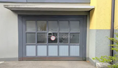 Einzelgarage / Optional