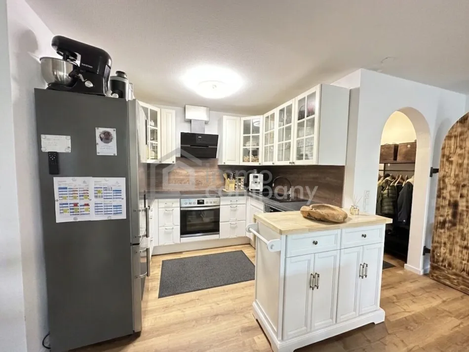 DORNBIRN-Gartenwohnung/Terrassenwohnung, ca. 57 m2 + beheizter, ganzjährig nutzbarer Wintergarten ca. 19 m2, Gesamt-Wohn-NFL ca. 76 m2, Wohnempfinden/Wohlfühl-Atmosphäre wie in einer 3-Zimmer-Wohnung, inkl. 1 TG. + Kellerabteil. - Bild