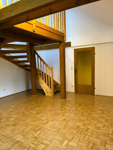 Helle 3-Zimmer-Galeriewohnung in Uni-Nähe