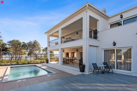 Sea, Style & Serenity – Hochwertige Villa in Toplage Dalmatien