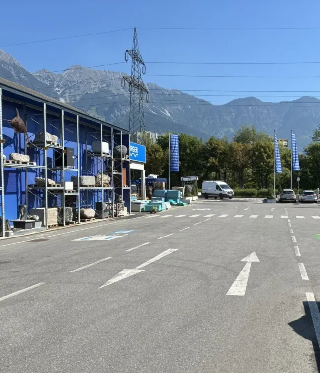 Lagerfläche ab 65 m² bis 270m² in Innsbruck/ Rossau, E-Ladestation, Top Lage, nur € 9,5/ m² zzgl. Mwst. - Bild