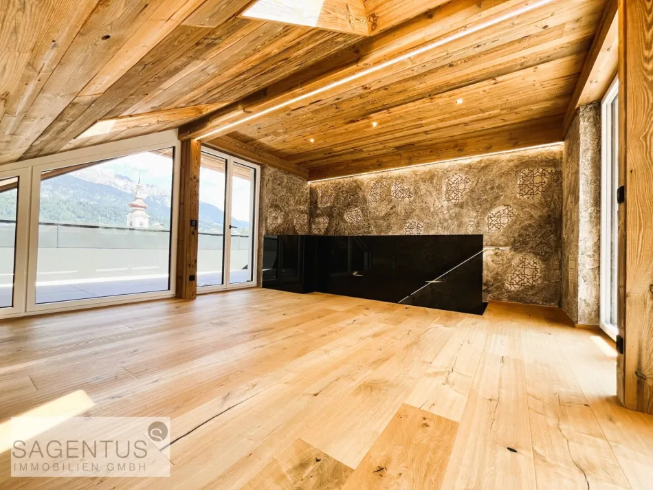 BESTLAGE in WATTENS: Elegantes PENTHOUSE-BÜRO mit offener GALERIE und über 100 m² TERRASSENFLÄCHE ab sofort zu kaufen! - Titelbild