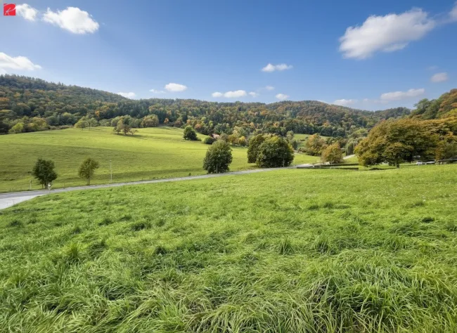Baugrund in malerischer Landschaft - Titelbild