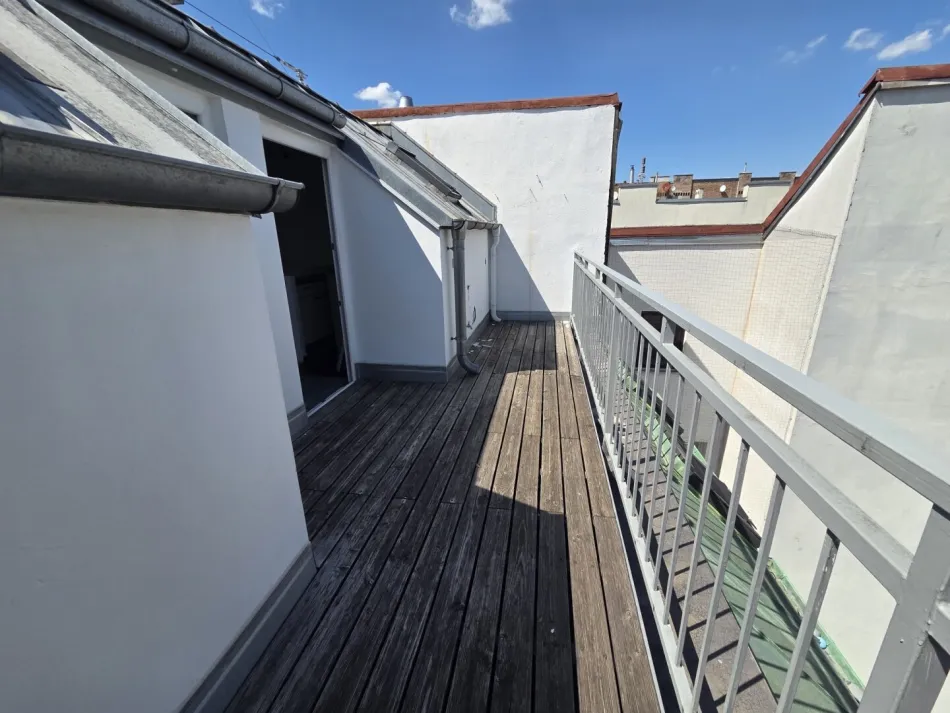 U3 SCHWEGLERSTRASSE - RUHIGE SONNIGE TERRASSENWOHNUNG - 3 Zimmer - 2er WG geeignet ! - Bild