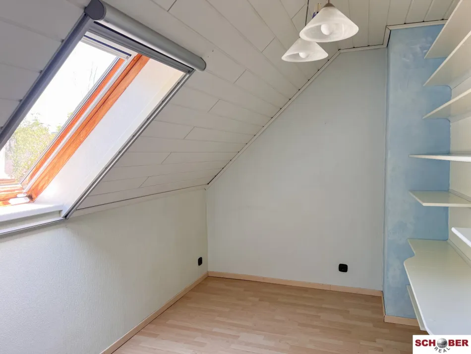 Sanierungsbedürftige Doppelhaushälfte - Bild