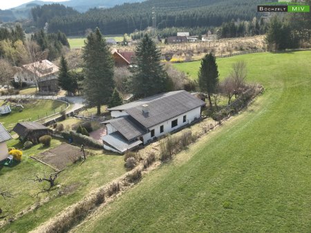 Bungalow in begehrter Aussichtslage mit Blick über +++ Weißkirchen +++