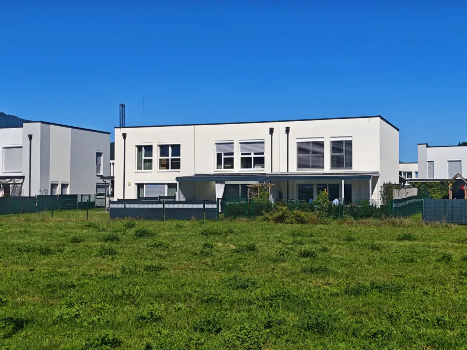 Exklusives, neuwertiges Reihenhaus - Titelbild