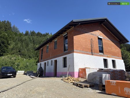 NUR NOCH 1 EINHEIT: Doppelhaushälften mit Doppelcarport und PV-Anlage in Lobmingtal
