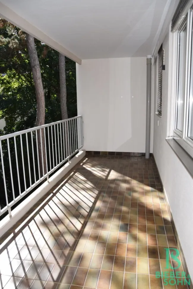 Loggia/Blick ins Grüne
