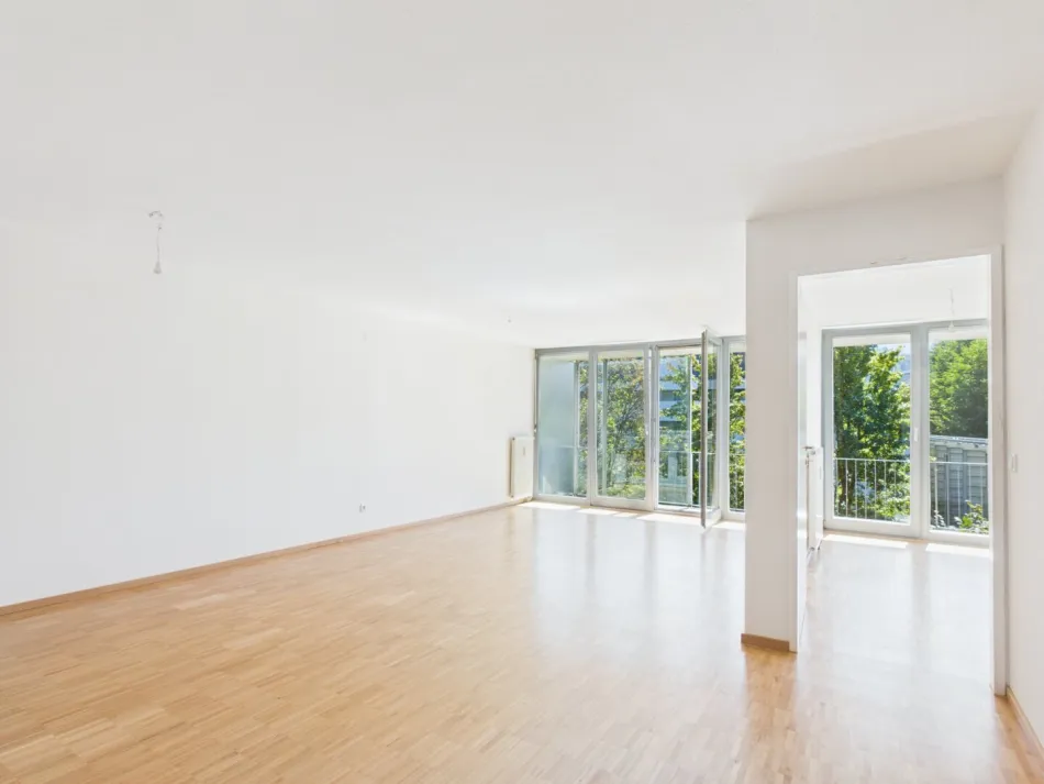 Erstbezug nach Sanierung - 4-Zimmer-Eckwohnung mit südseitiger Terrasse & verglaster Veranda – Ruhelage mit bester Infrastruktur - Bild