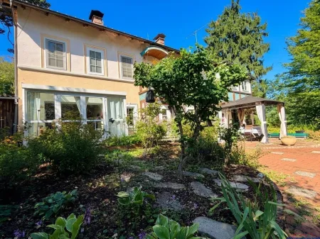 Haus mit Vorgarten