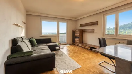 Wohnzimmer mit Loggia