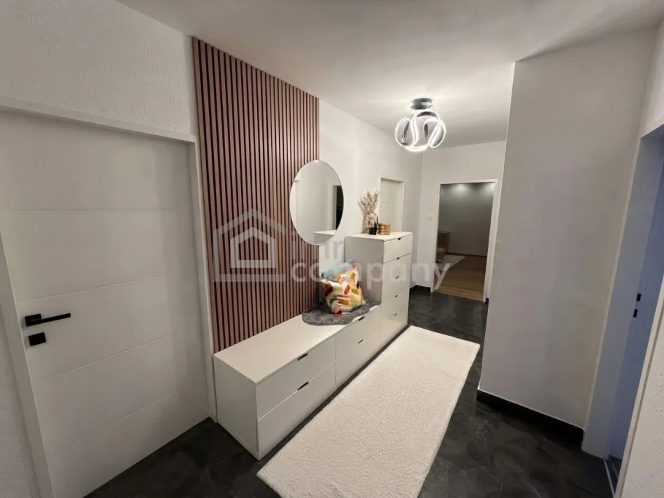 Design trifft auf Eleganz: 4-Zimmerwohnung - Bild