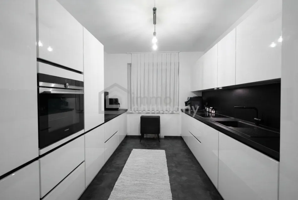 Design trifft auf Eleganz: 4-Zimmerwohnung - Bild