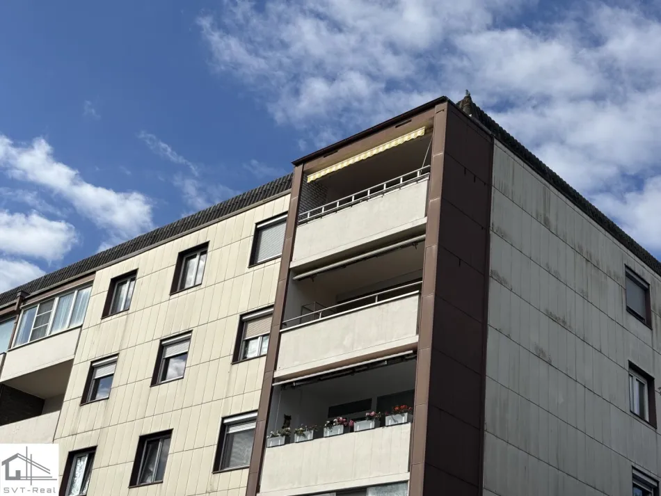 Helle 4-Zimmer-Wohnung in Wels mit Loggia und Garage - Bild
