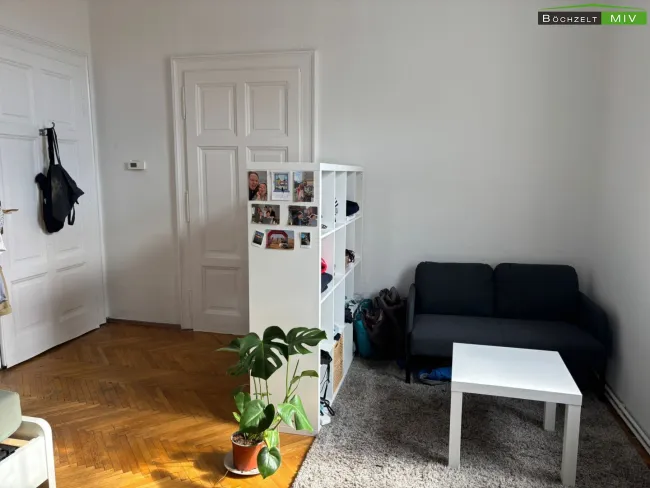 3-Zimmer-Altbauwohnung mit möblierter Küche in TOP Innenstadtlage +++ 8.-Mai-Straße +++ - Bild