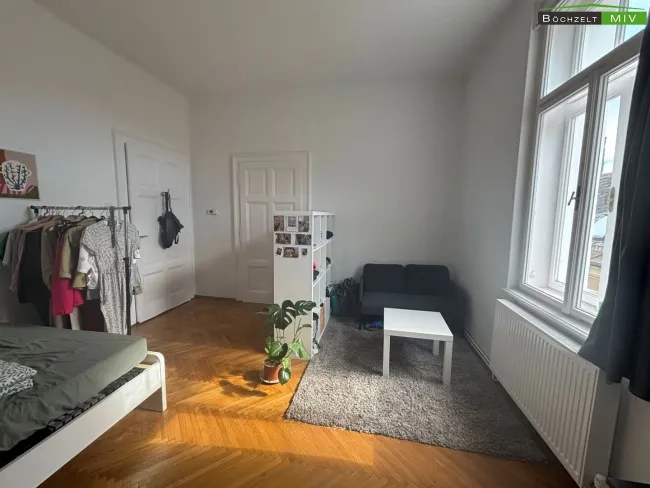 3-Zimmer-Altbauwohnung mit möblierter Küche in TOP Innenstadtlage +++ 8.-Mai-Straße +++ - Bild