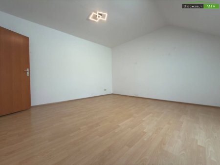 49,30 m² kleine Mietwohnung in Spielberg - Küche möbliert
