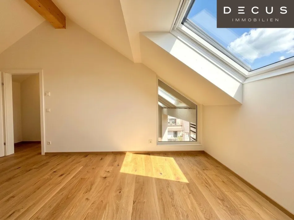 | TRAUMHAFTE DACHGESCHOSS-MAISONETTE | PENTHOUSE | ERSTBEZUG | 5 ZIMMER | LICHTDURCHFLUTET | LIFTZUGANG IN DIE 1. ETAGE | 2 FREIFLÄCHEN | TOP LAGE - Bild