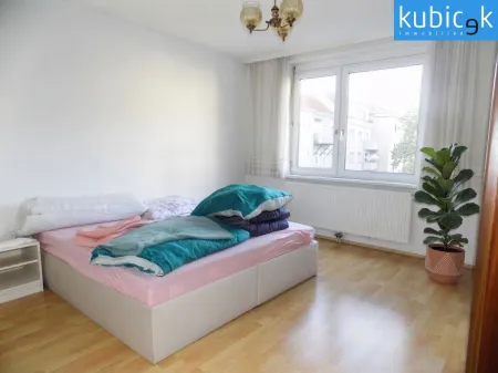 Schlafzimmer hofseitig