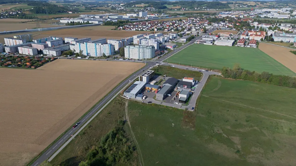 Sofort umsetzbar: Gewerbegrund inkl. genehmigter Planung für Betriebs- & Wohngebäude - Titelbild