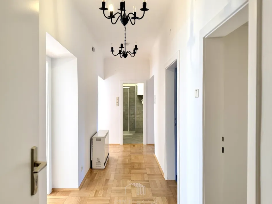 ALTBAUCHARME: Ruhig gelegene Wohnung mit Balkon & Loggia nähe DIETRICHSTEINPLATZ - Bild