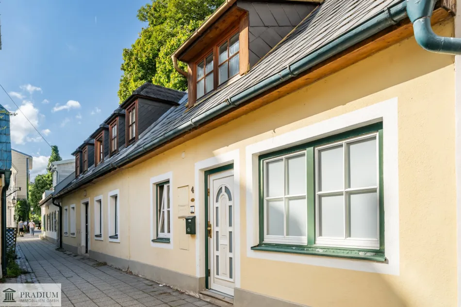 Für Altbau-Liebhaber: geschichtsträchtiges Stadthaus in Bestlage von Baden - Titelbild