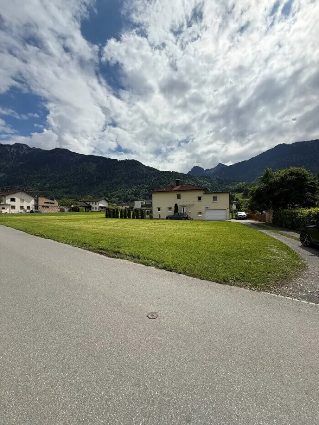Ruhiges Baugrundstück in Nenzing – Ihr perfekter Ort fürs Traumhaus - Titelbild