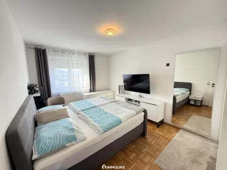 Großes Schlafzimmer
