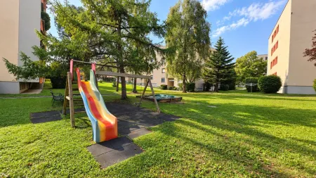 Großzügiger Spielplatz Kompagnon Immobilien