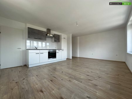 geräumige Wohnung mit Küche & Parkplatz direkt vor dem Wohnhaus