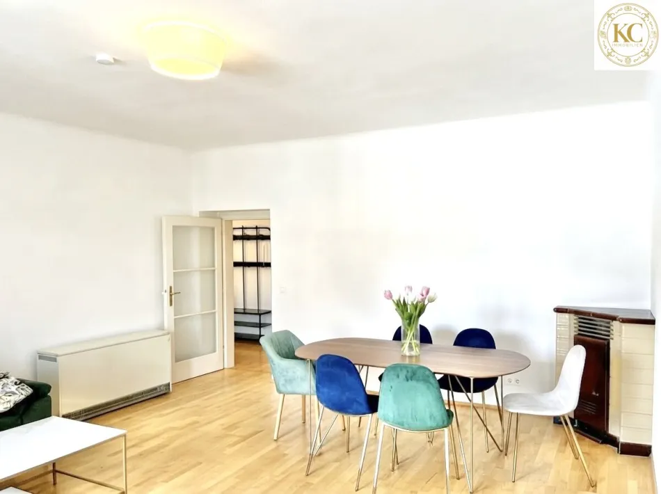 Stilvolle 3-Zimmer-Wohnung mit verglaster Loggia und Grünfläche vor der Haustür - Bild