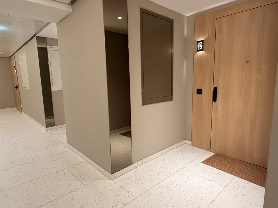 Exklusives Wohnen über der Donau - Voll ausgestattete 2,5-Zimmer-Wohnung in den DANUBEFLATS zur Miete! - Bild